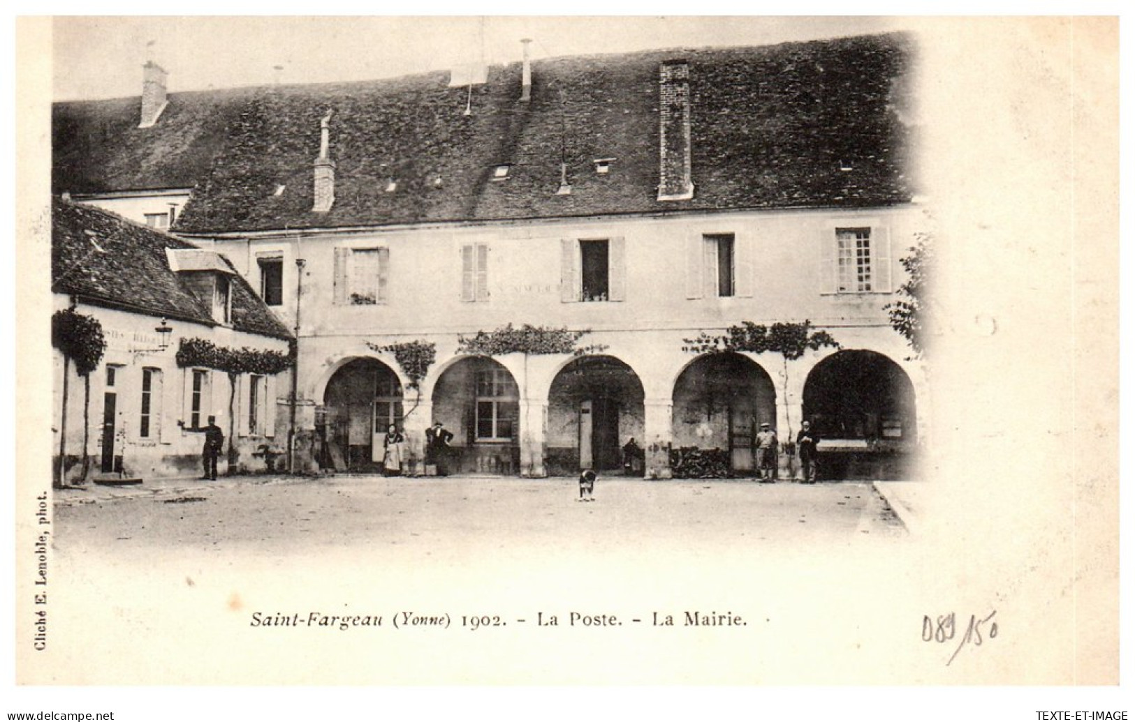 89 SAINT FARGEAU - La Poste Et La Mairie. - Saint Fargeau