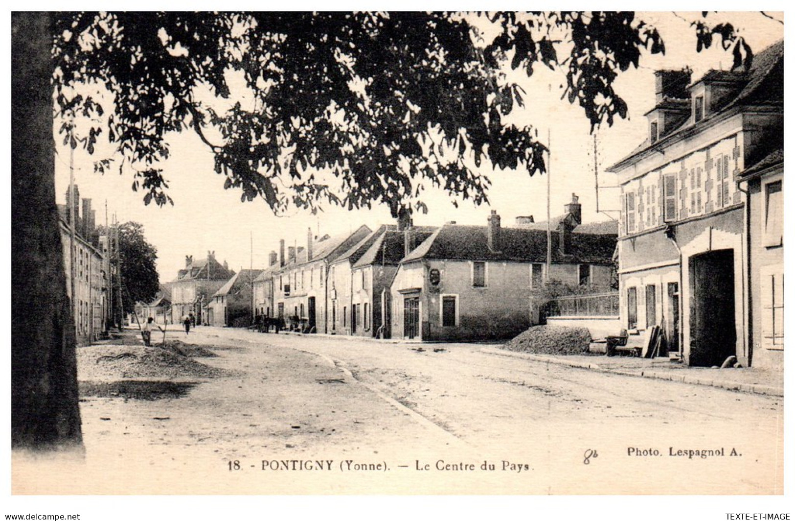 89 PONTIGNY - Le Centre Du Pays  - Pontigny