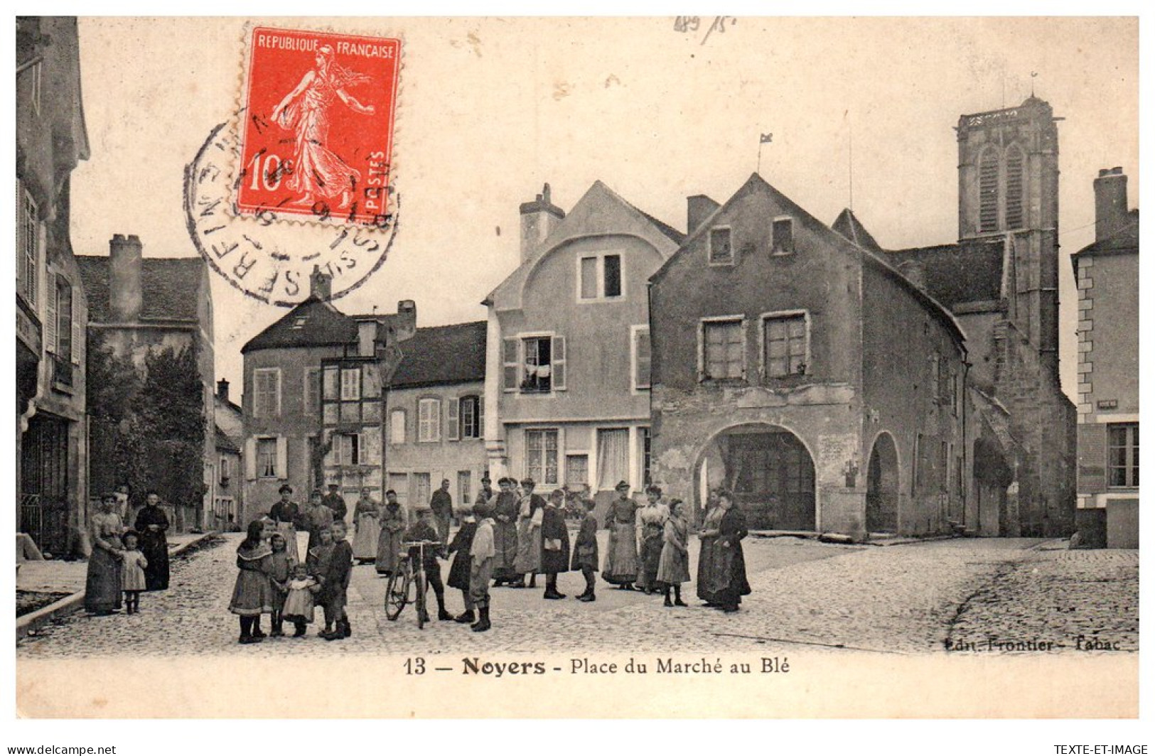89 NOYERS - La Place Du Marche Au Ble. - Noyers Sur Serein