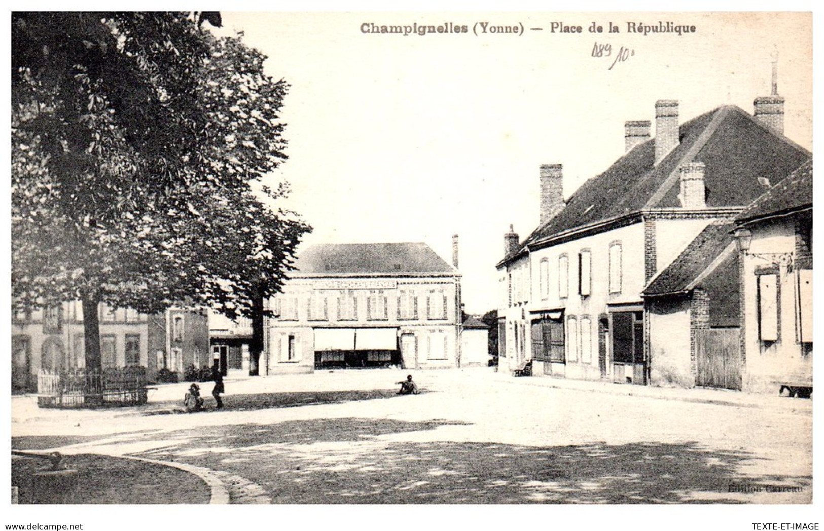 89 CHAMPIGNELLES - La Place De La Republique  - Other & Unclassified