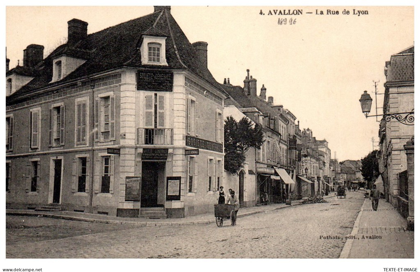 89 AVALLON - La Rue De Lyon. - Avallon