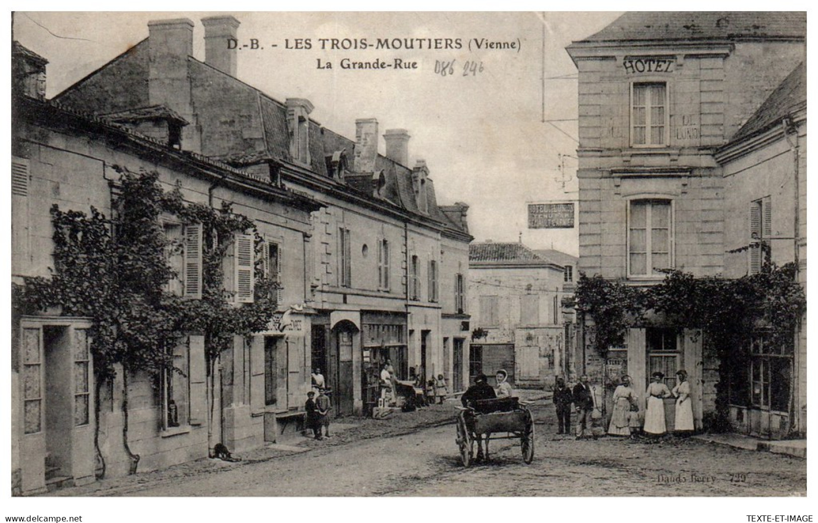 86 LES TROIS MOUTIERS - La Grande Rue  - Autres & Non Classés