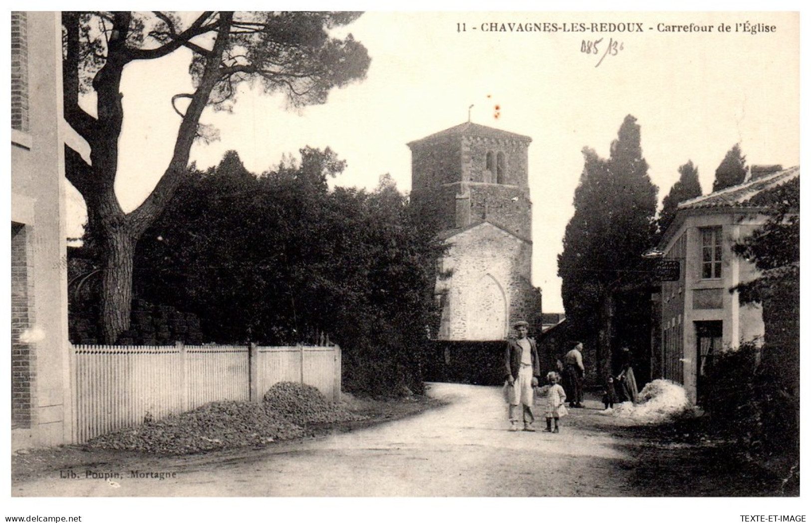 85 CHAVAGNES LES REDOUX - Le Carrefour De L'eglise  - Altri & Non Classificati