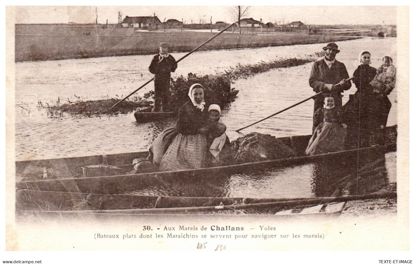 85 CHALLANS - Un Bateau Plat De Maraichins  - Autres & Non Classés