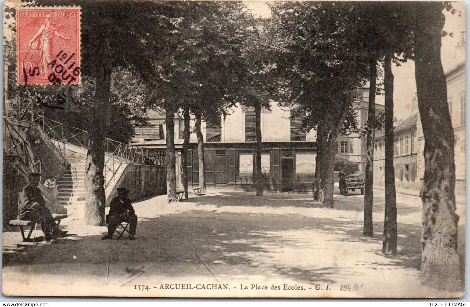 94 ARCUEIL CACHAN - La Place Des Ecoles. - Arcueil