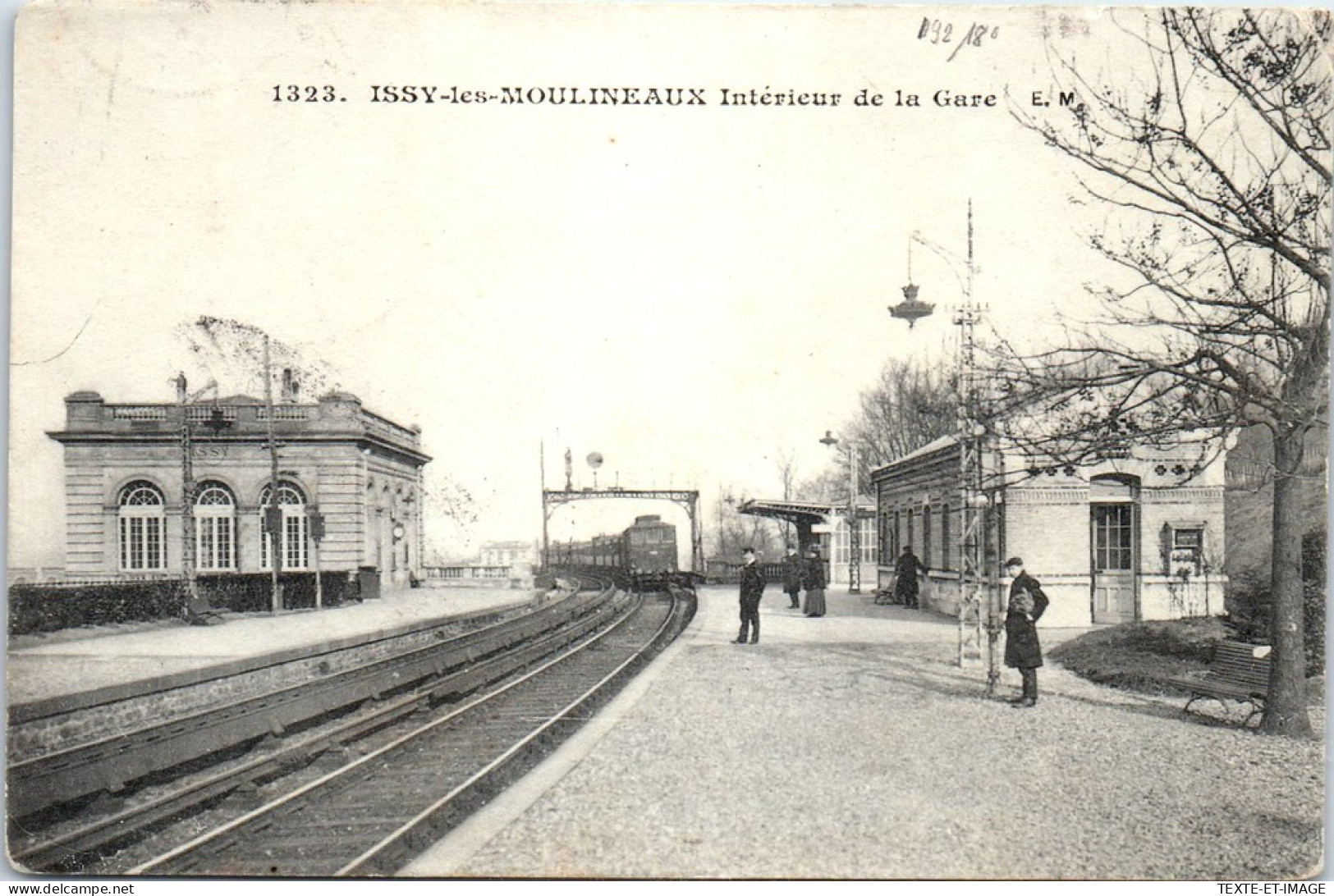 92 ISSY LES MOULINEAUX - Vue Generale De L'interieur De La Gare. - Issy Les Moulineaux