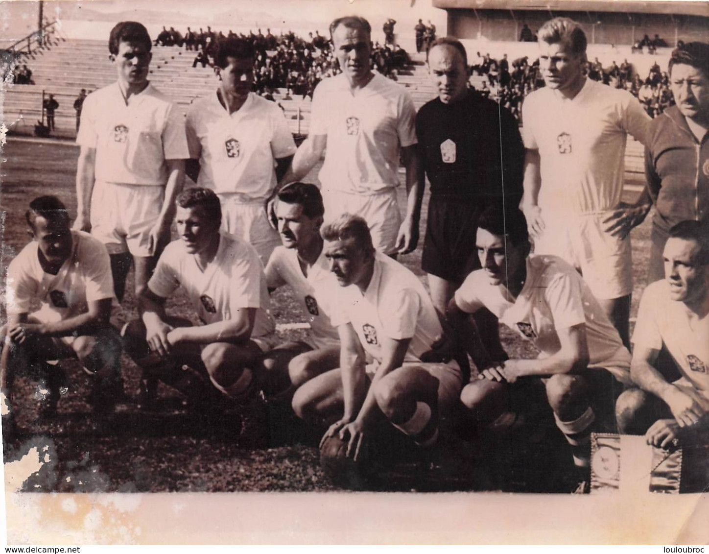 FOOTBALL MONDIAL 1962 LA TCHECOSLOVAQUIE BAT LA YOUGOSLAVIE 3-1  RENCONTRERA LE BRESIL PHOTO 21X16CM - Sports