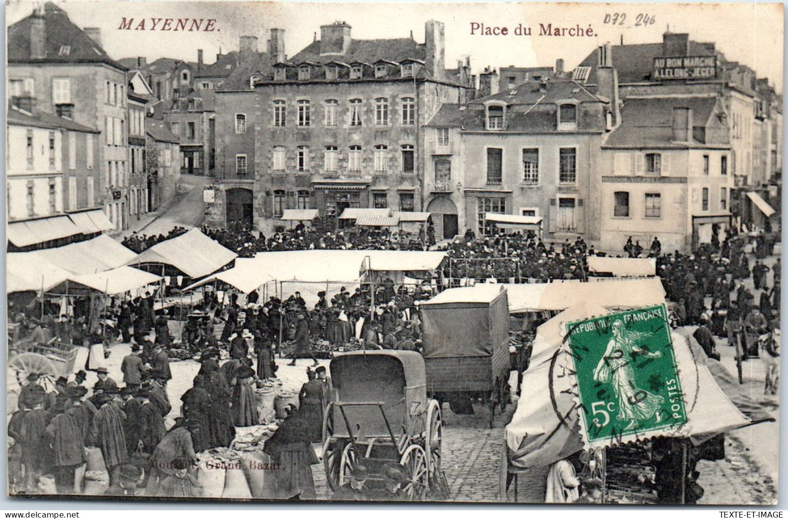 53 MAYENNE - La Place Du Marche  - Mayenne