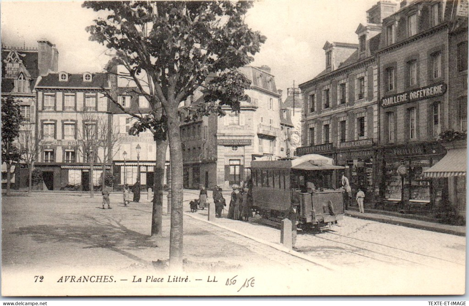 50 AVRANCHES - Vue De La Place Littre (tramway) - Avranches