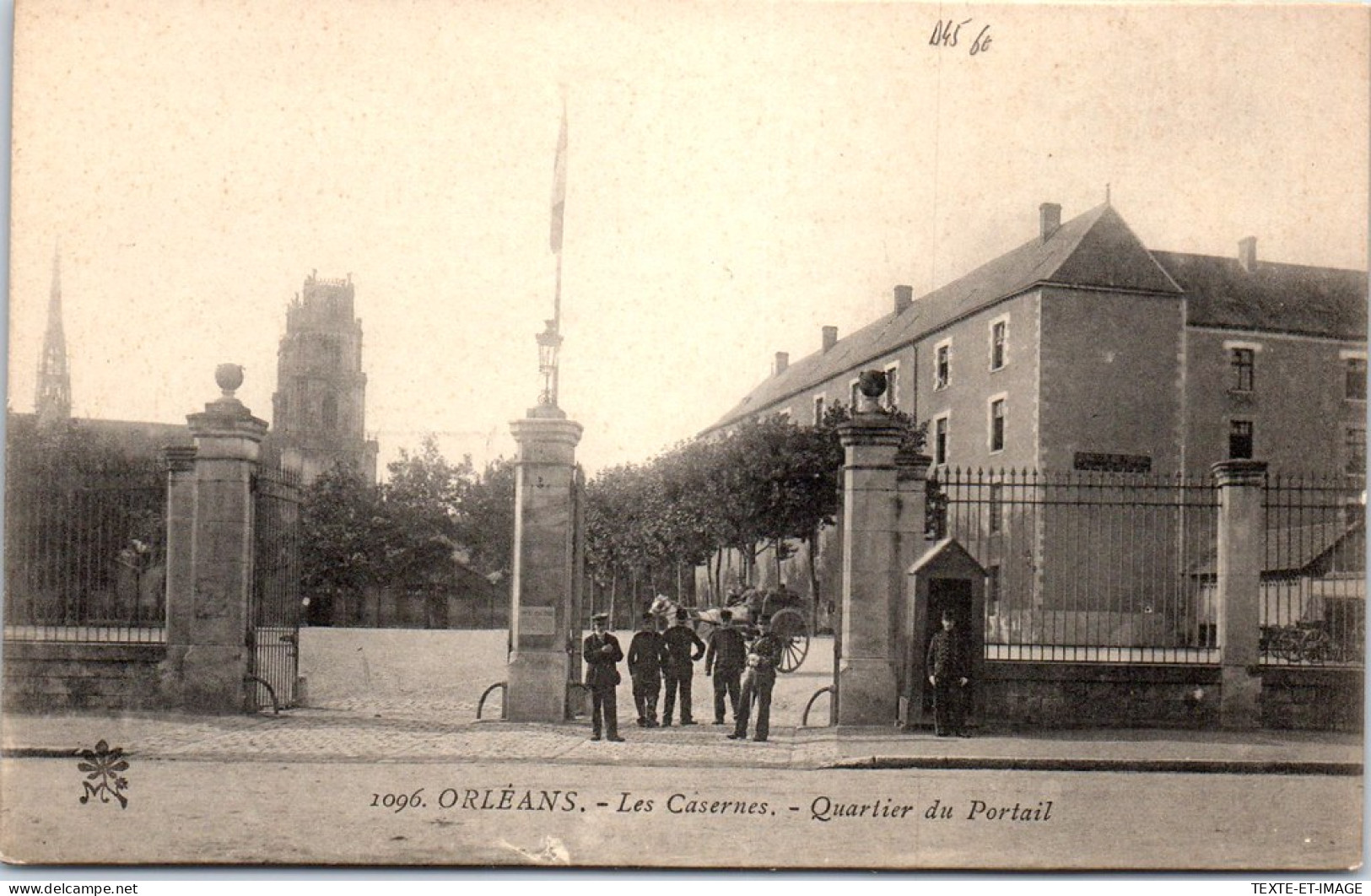 45 ORLEANS - Les Casernes - Quartier Du Portail. - Orleans