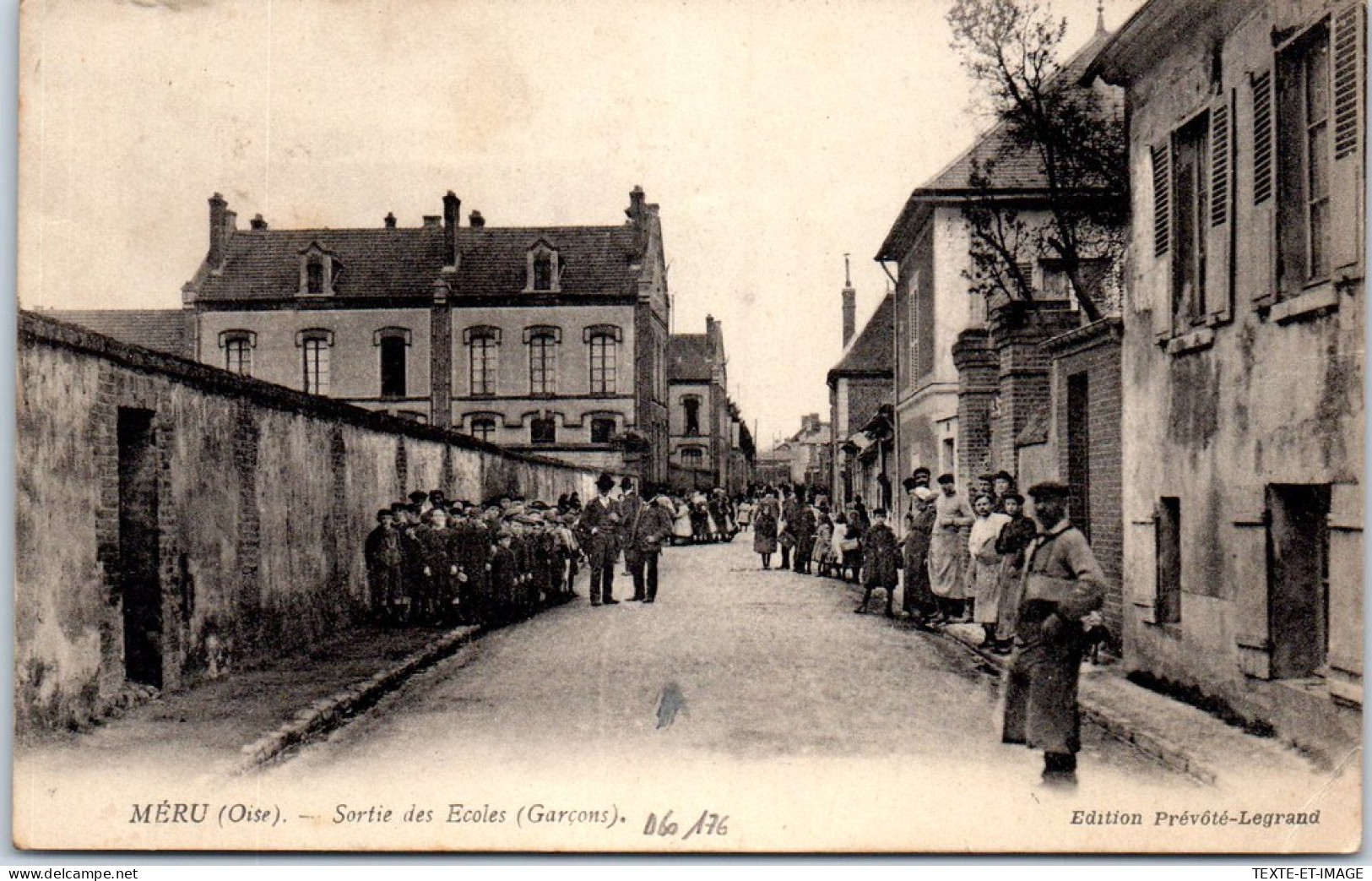 60 MERU - Sortie Des Ecoles (garçons) - Meru