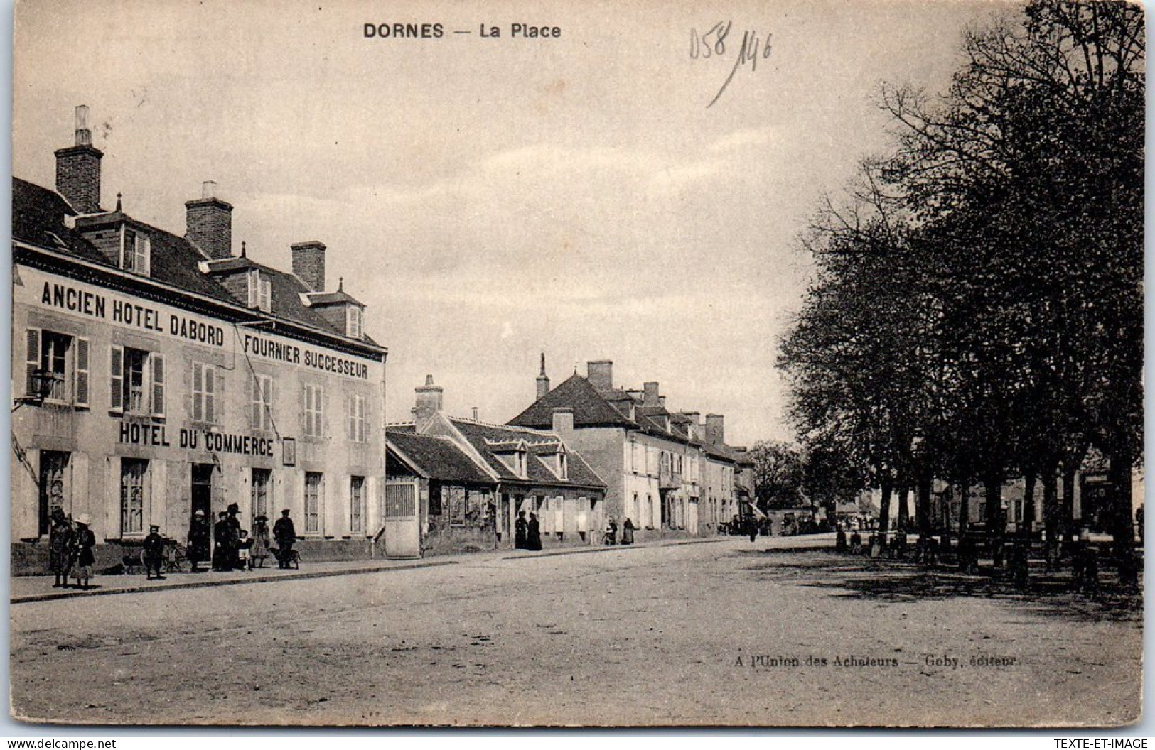 58 DORNES - La Place De La Commune  - Altri & Non Classificati