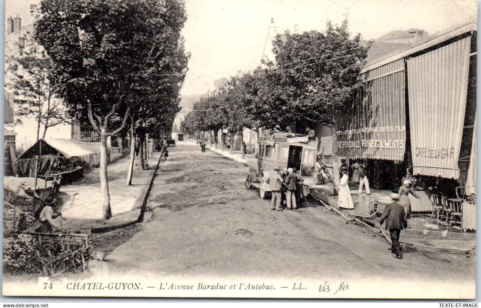 63 CHATELGUYON - L'avenue Baraduc Et L'autobus. - Châtel-Guyon