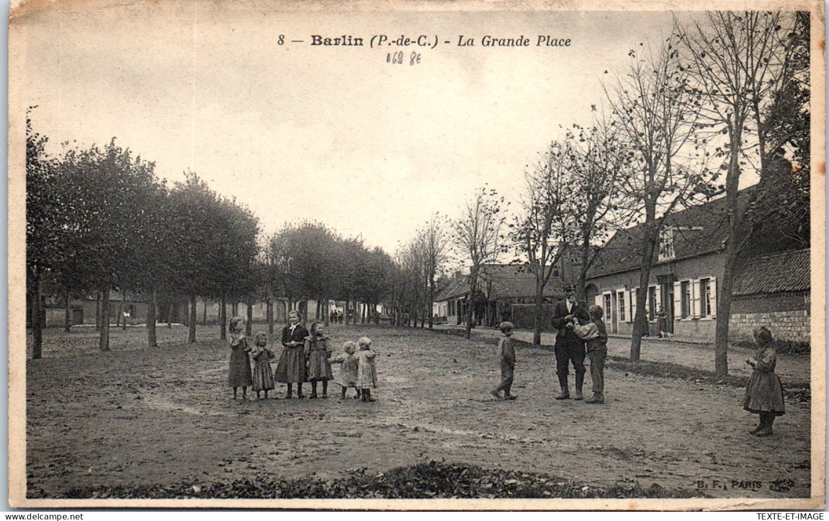 62 BARLIN - La Grande Place. - Barlin