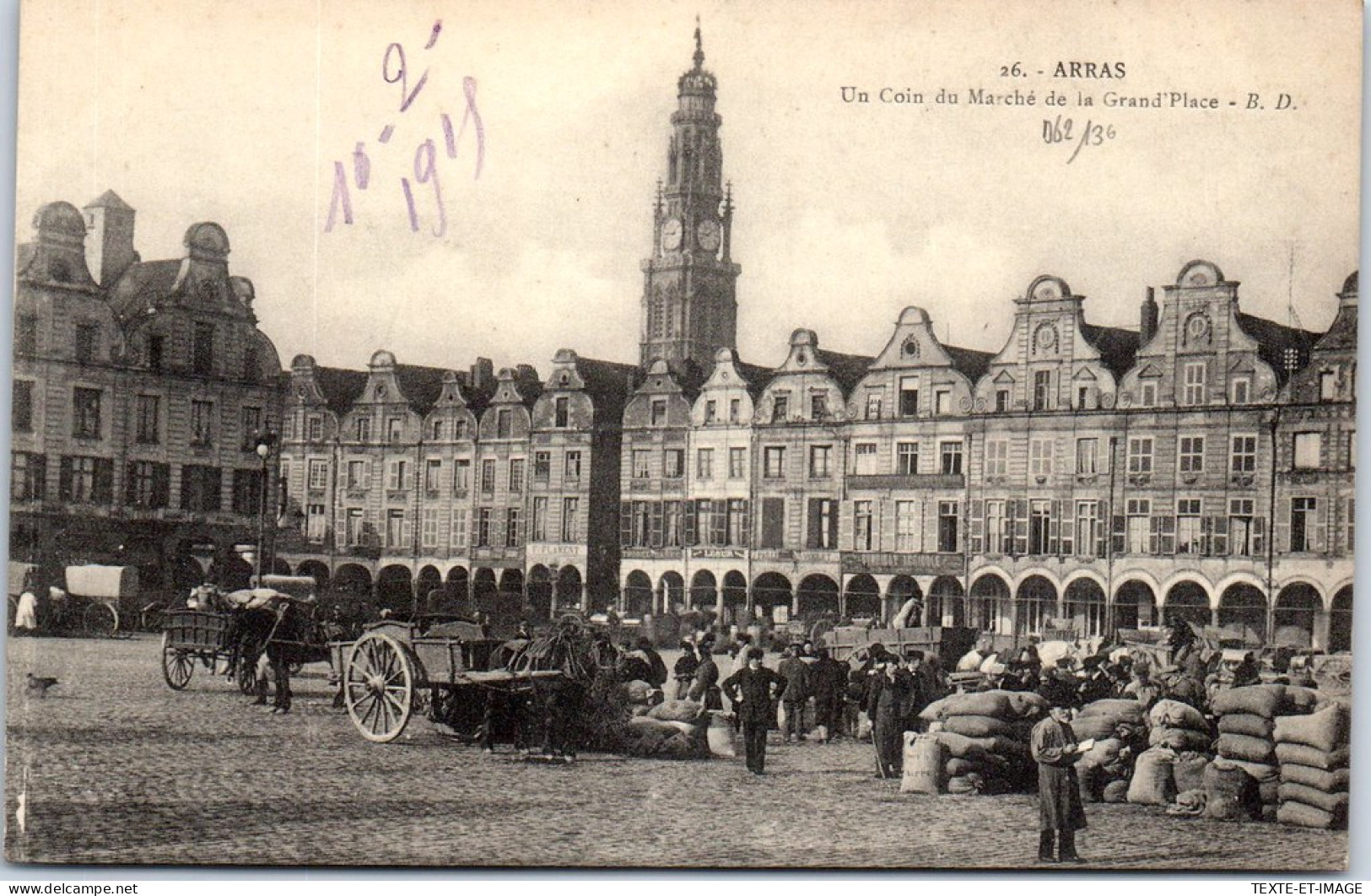 62 ARRAS - Un Coin Du Marche Et Grande Place -  - Arras