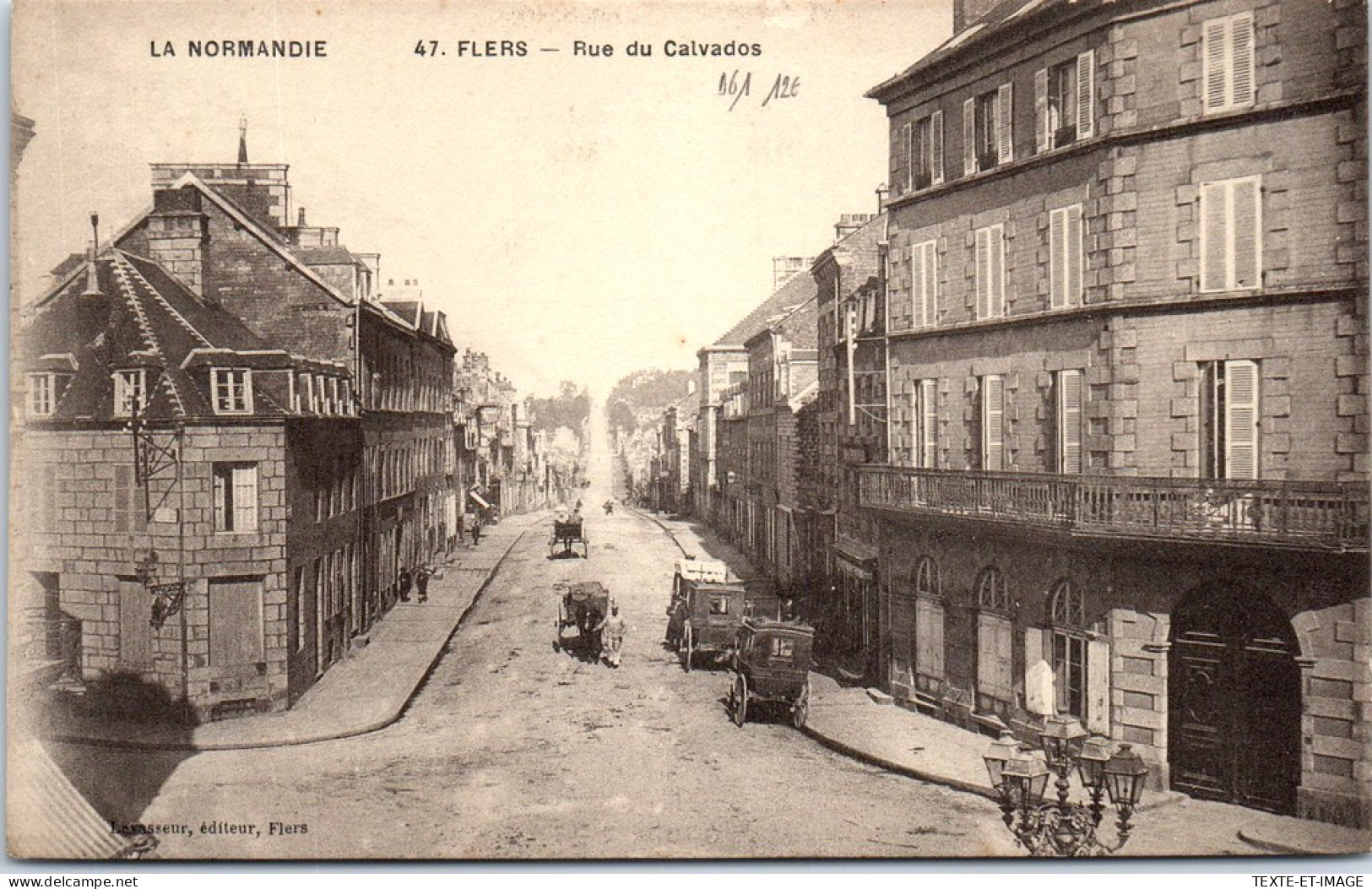 61 FLERS - La Rue Calvados. - Flers