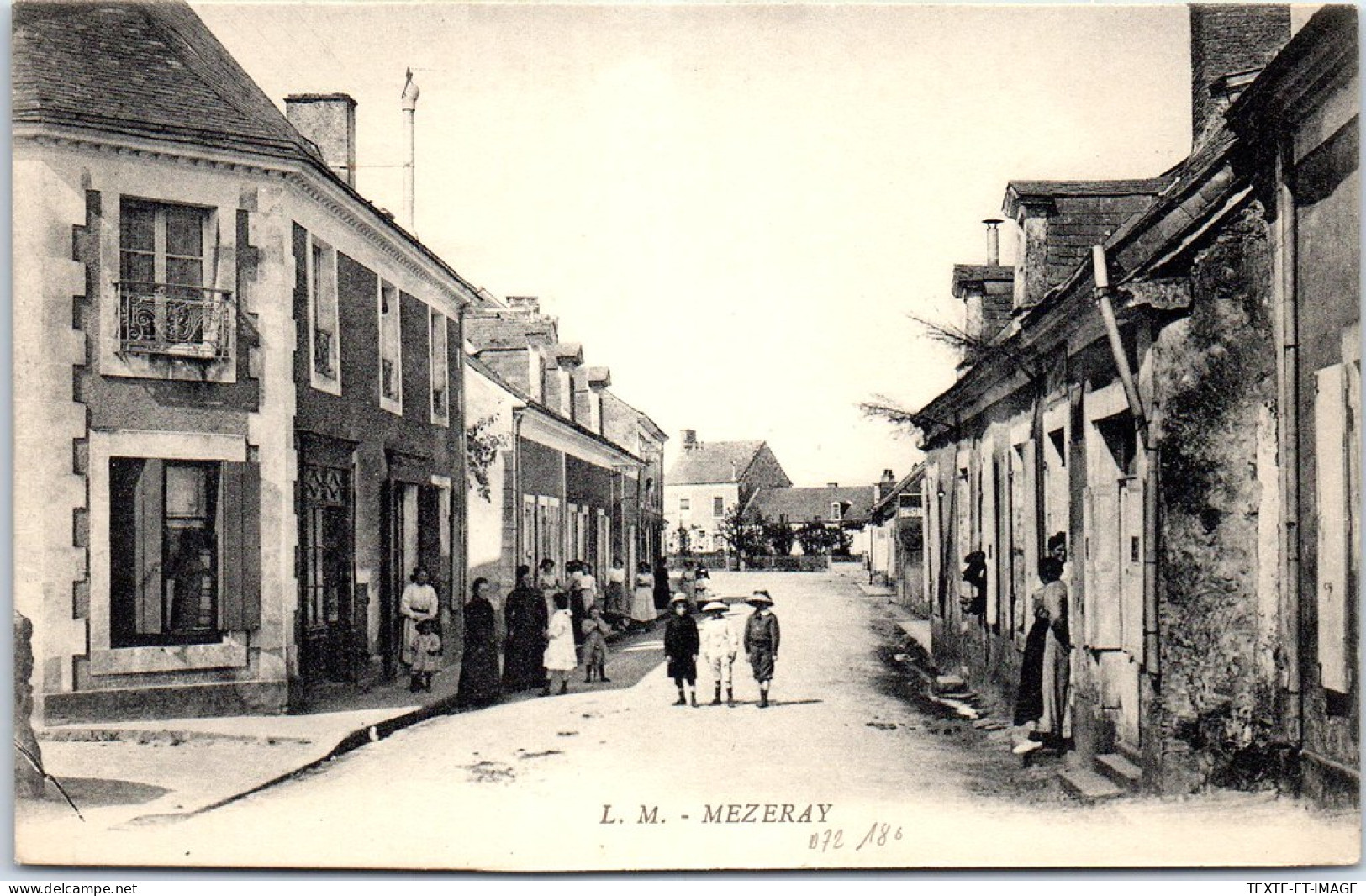 72 MEZERAY - Le Centre Du Village -  - Other & Unclassified