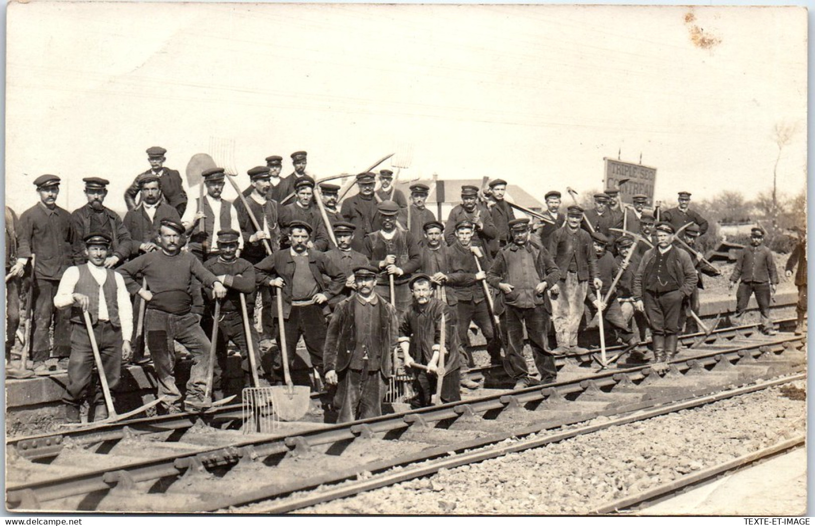 78 LES ESSARTS LE ROI - CARTE PHOTO - Personnels Du Chemin De Fer  - Les Essarts Le Roi