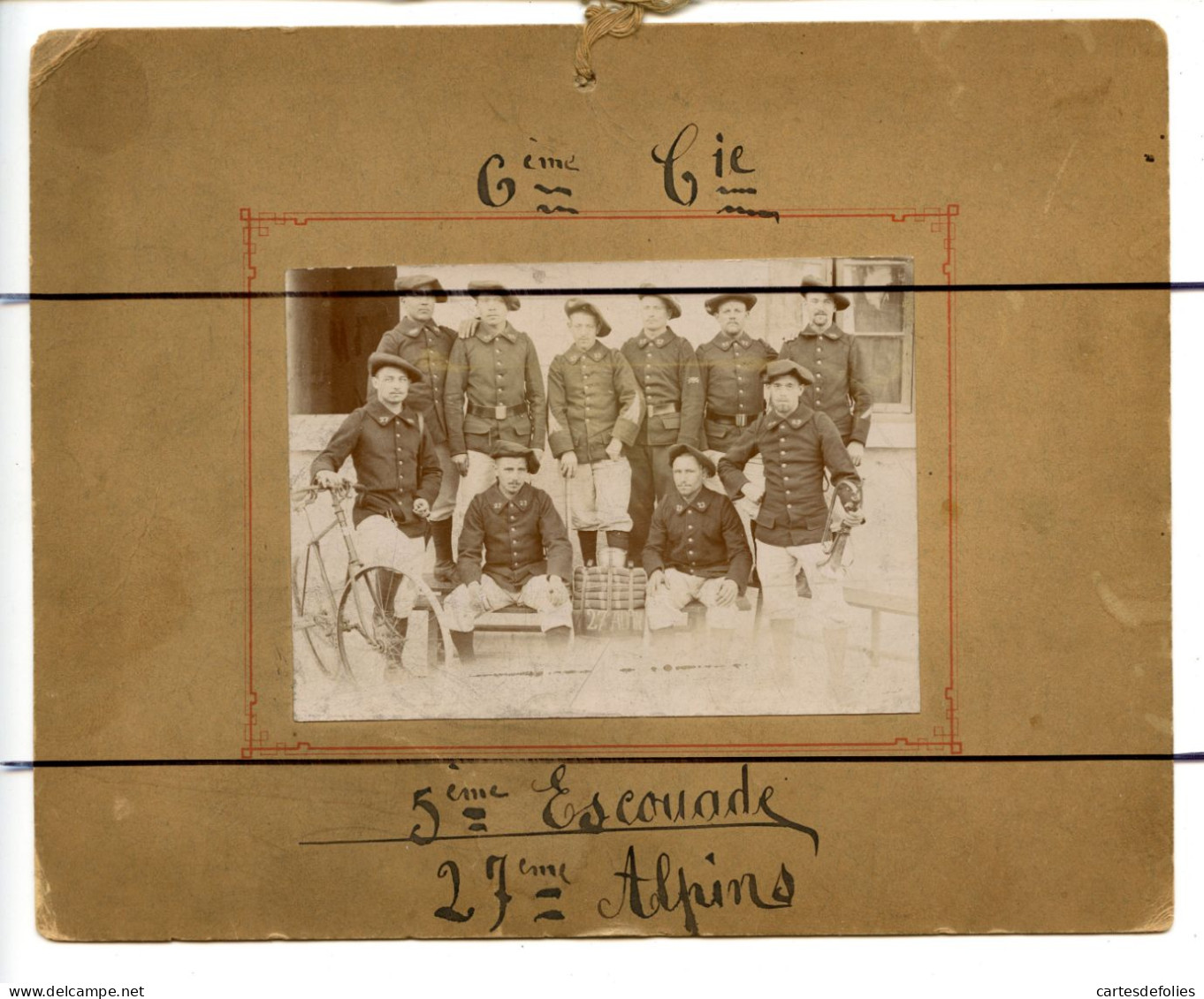 PHOTOGRAPHIE . Militaire. Soldats De La 6eme Compagnie 5eme Escouade 27 Chasseurs Alpins Qui Posent Pour La Photo - Guerre, Militaire