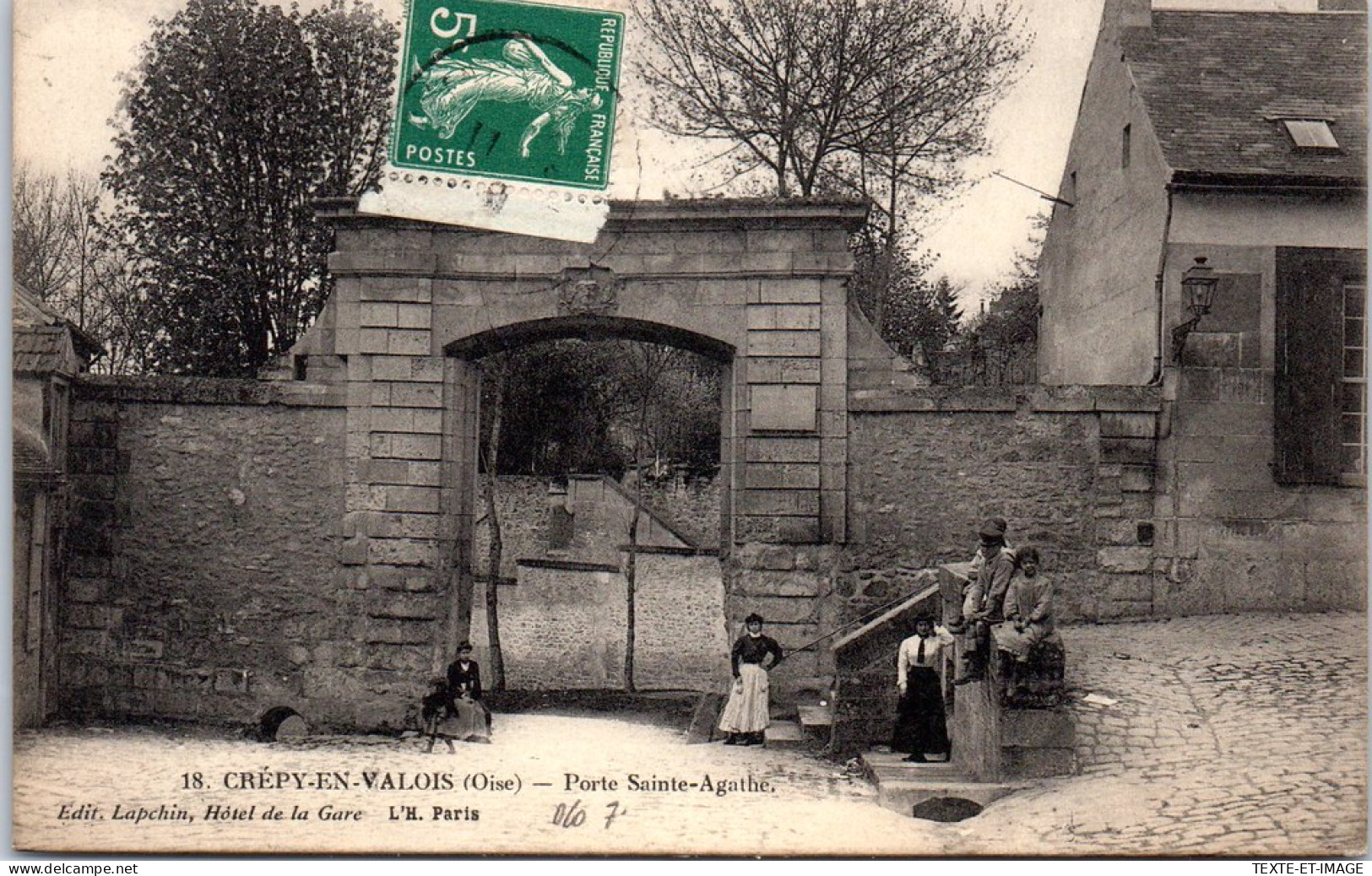 60 CREPY EN VALOIS - Porte Sainte Agathe. - Crepy En Valois
