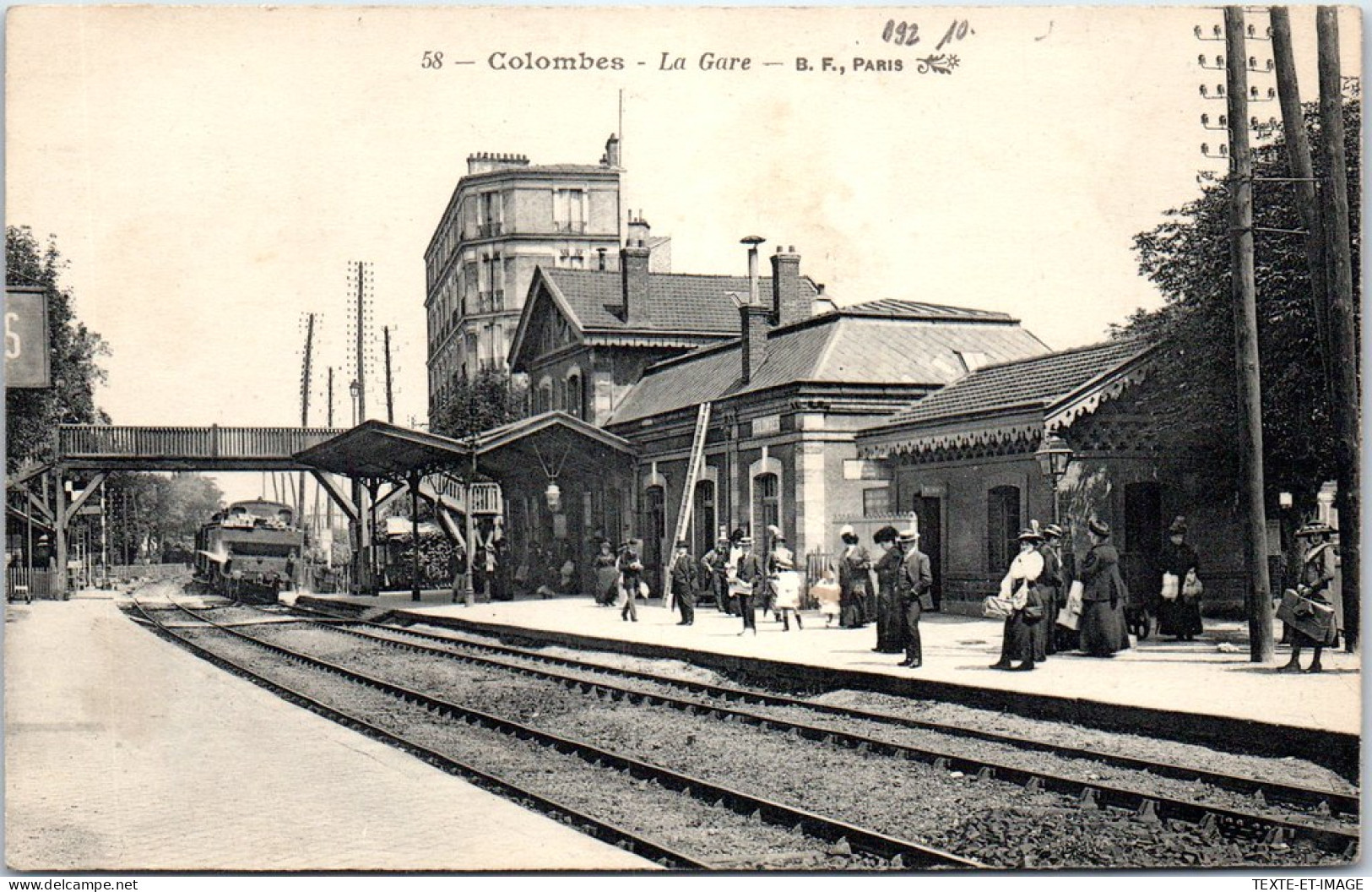 92 COLOMBES - La Gare, Les Quais. - Colombes
