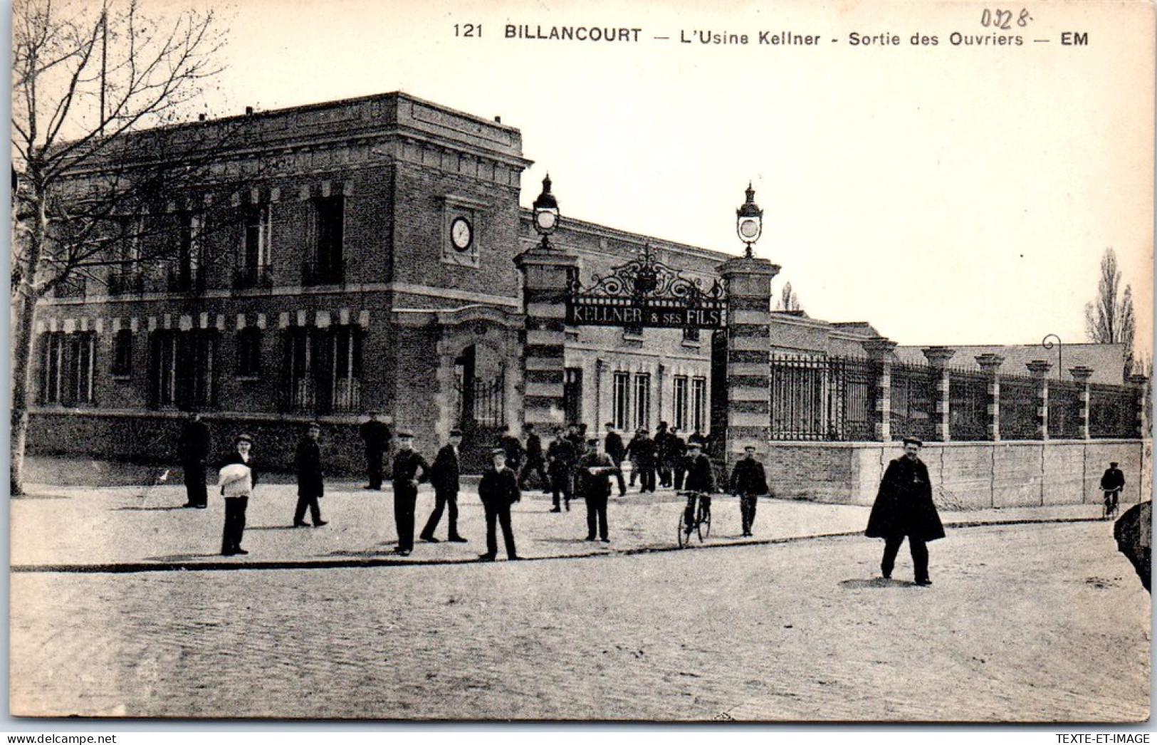 92 BILLANCOURT - L'usine Kellner - La Sortie Des Ouvriers  - Boulogne Billancourt