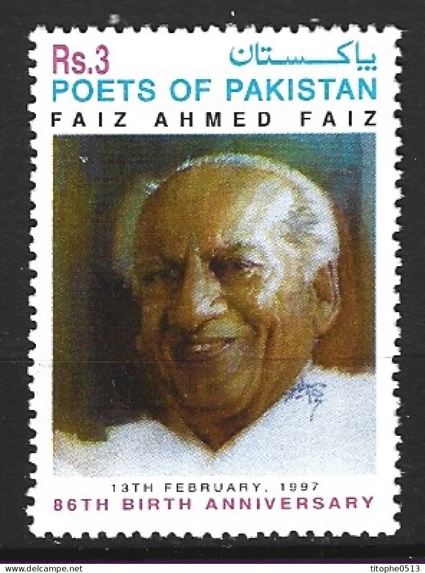 PAKISTAN. N°943 De 1997. Poète Faiz. - Writers