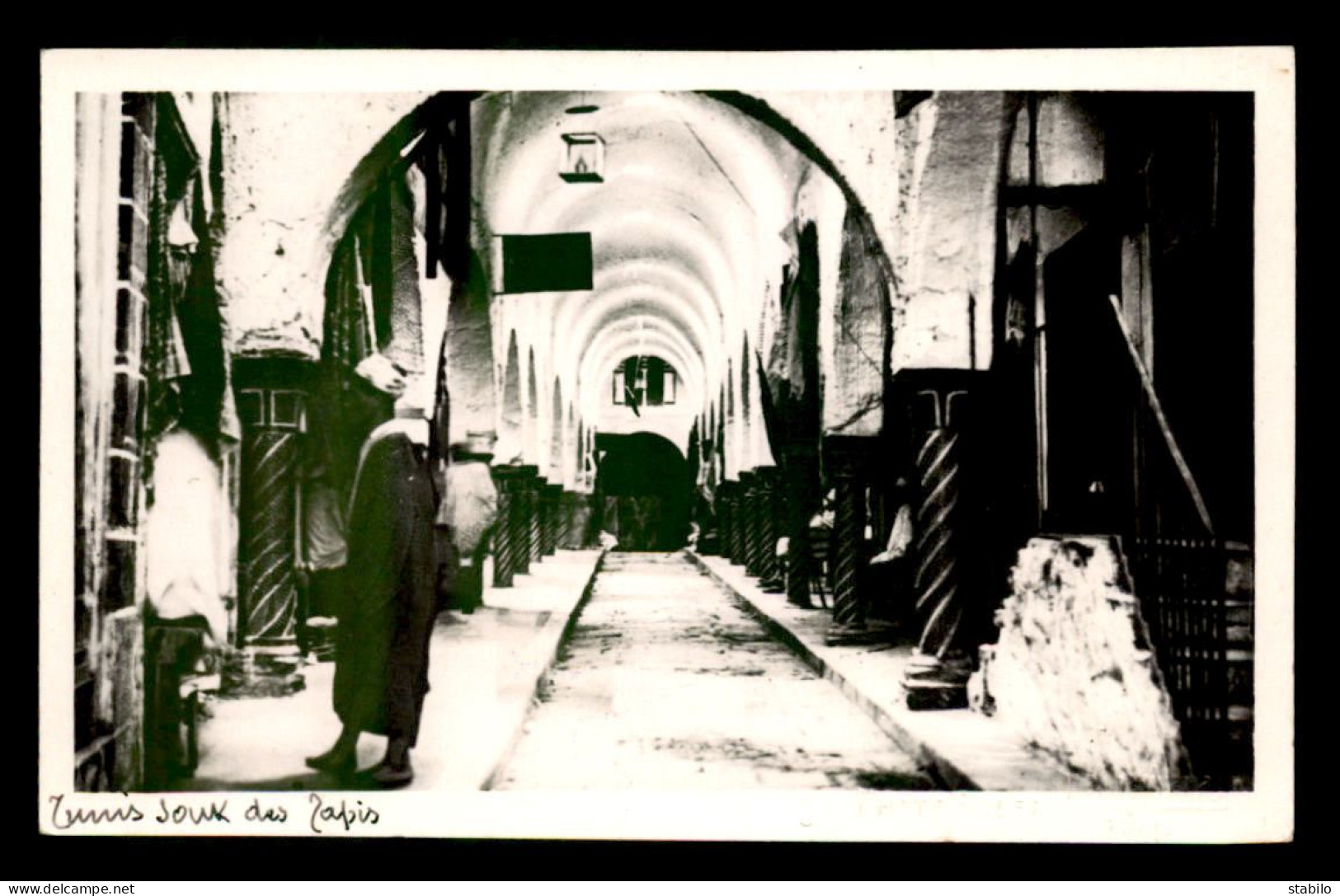 TUNISIE - SCENES ET TYPES - PHOTO F. SOLER  - TUNIS, SOUK DES TAPIS - Tunisia