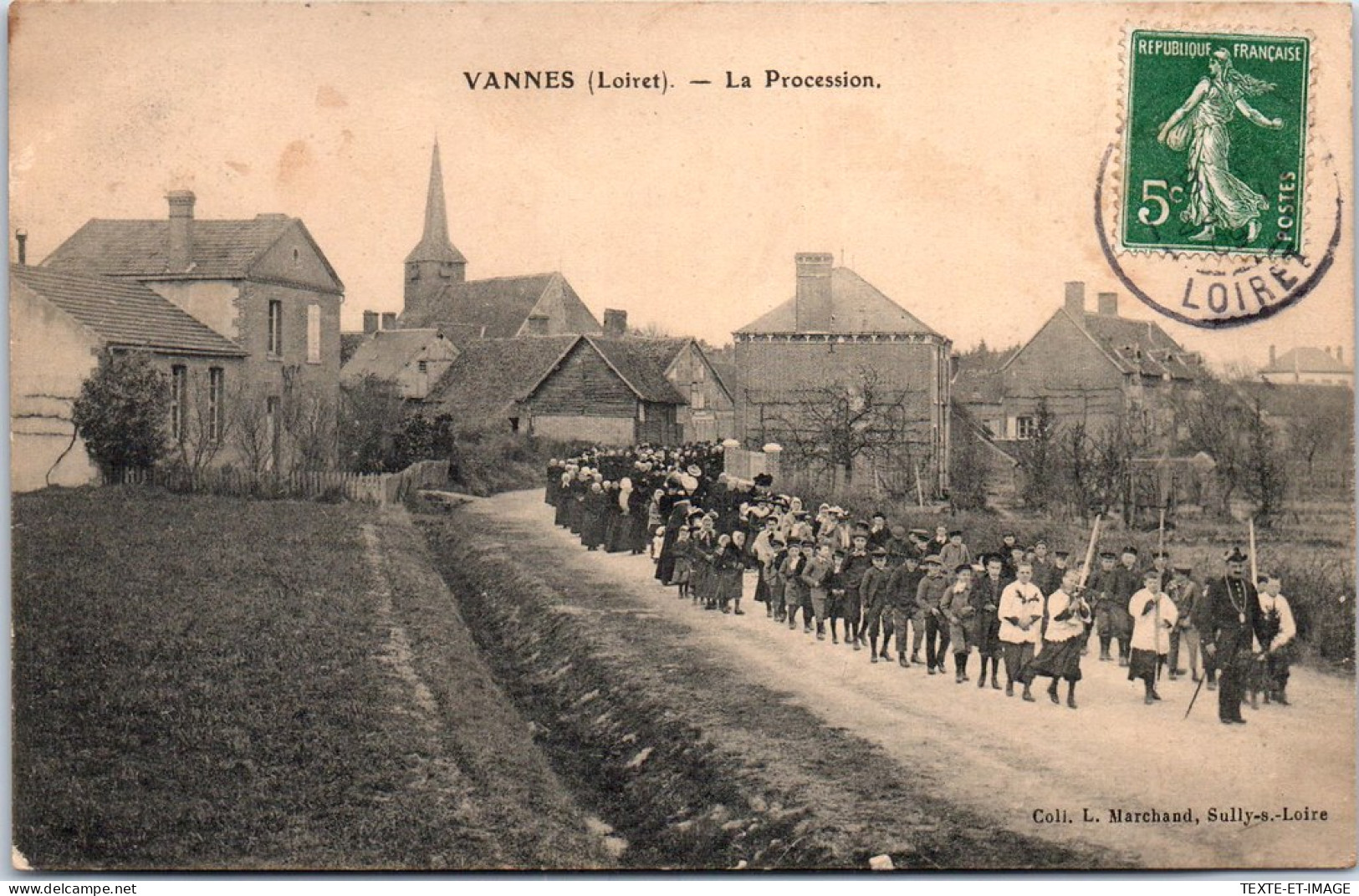 45 VANNES SUR COSSON - La Procession En Sortie De Commune  - Andere & Zonder Classificatie