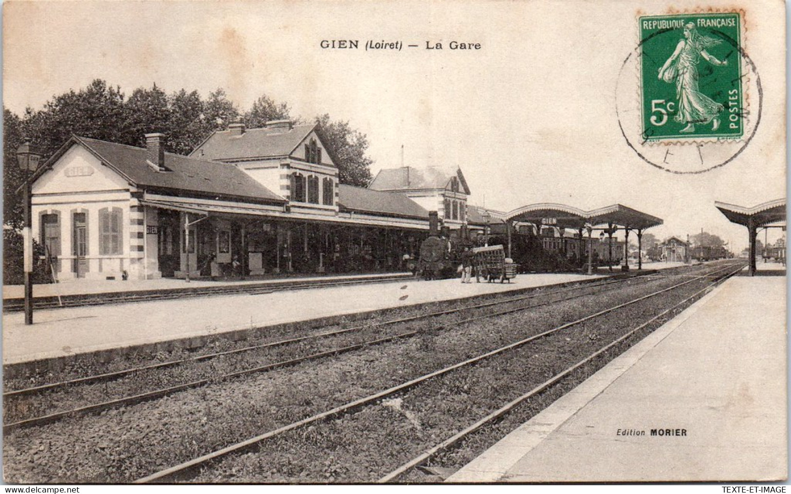 45 GIEN - Quais De La Gare (train En Gare) - Gien