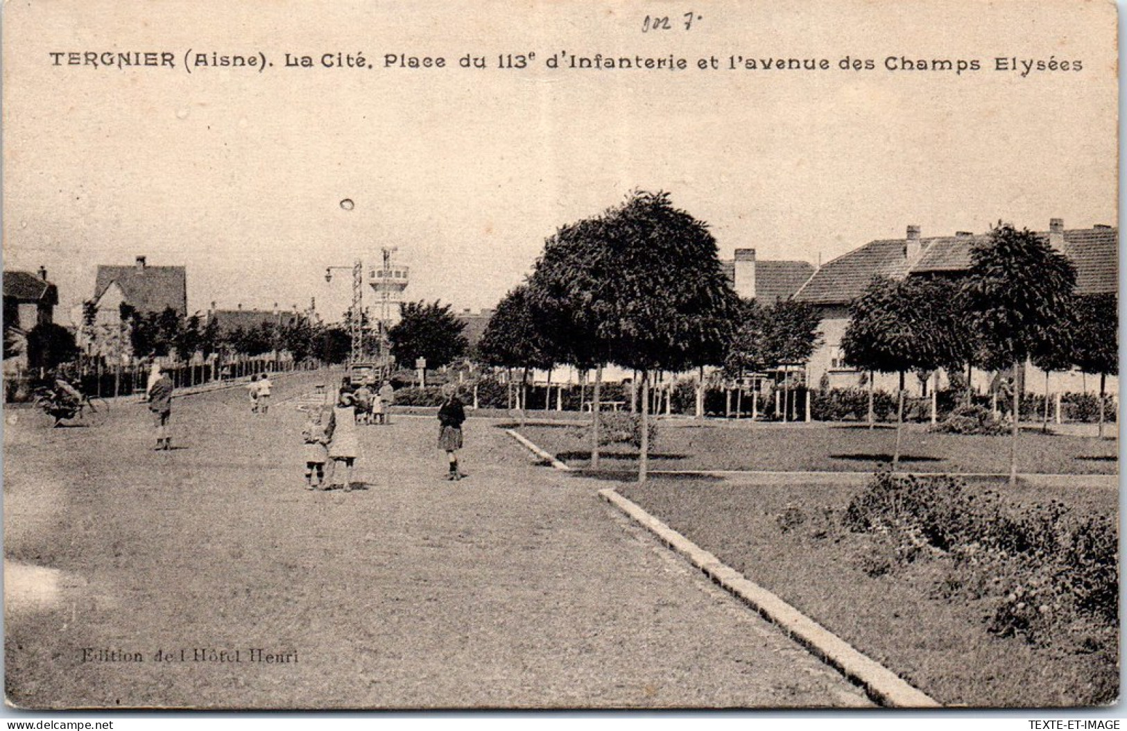 02 TERGNIER - La Cite Place Du 113e RI  - Autres & Non Classés