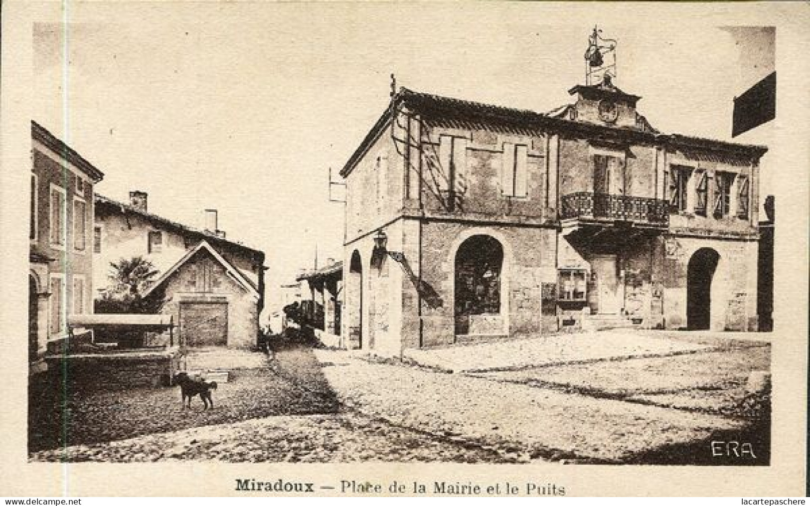 X128000 GERS MIRADOUX PLACE DE LA MAIRIE ET LE PUITS - Sonstige & Ohne Zuordnung