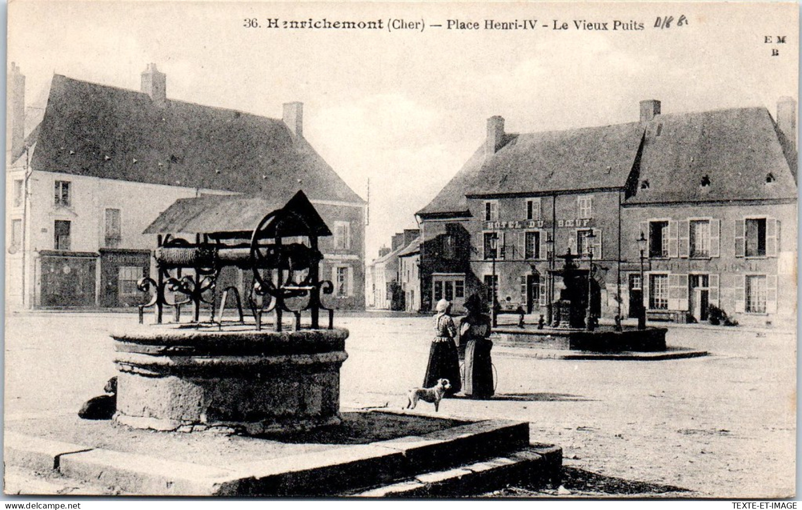 18 HENRICHEMONT - Place Henri IV, Le Vieux Puits. - Henrichemont