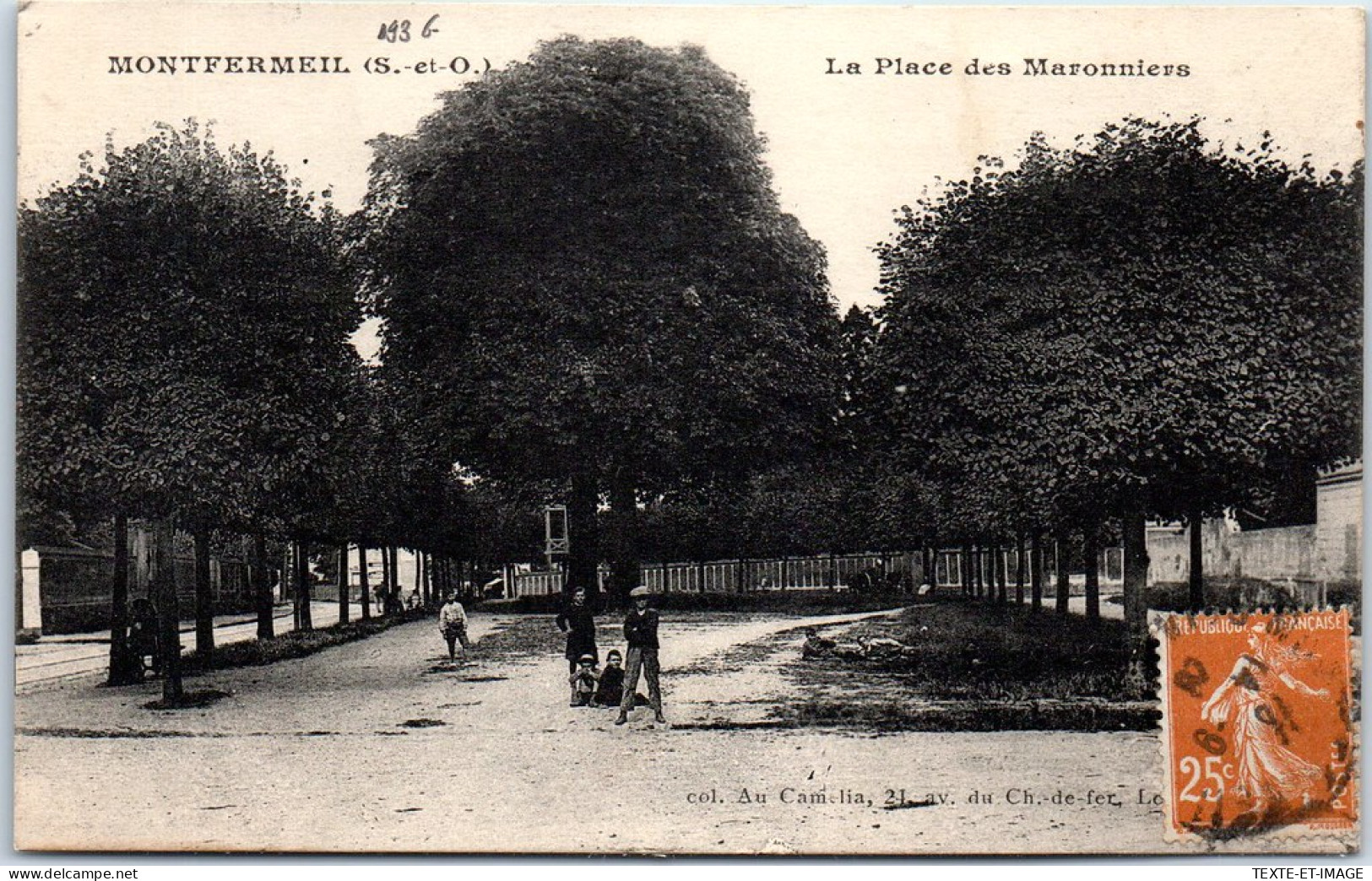 93 MONTFERMEIL - La Place Des Maronniers  - Montfermeil