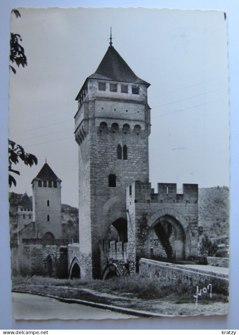 FRANCE - LOT - CAHORS - Le Pont Valentré - Cahors