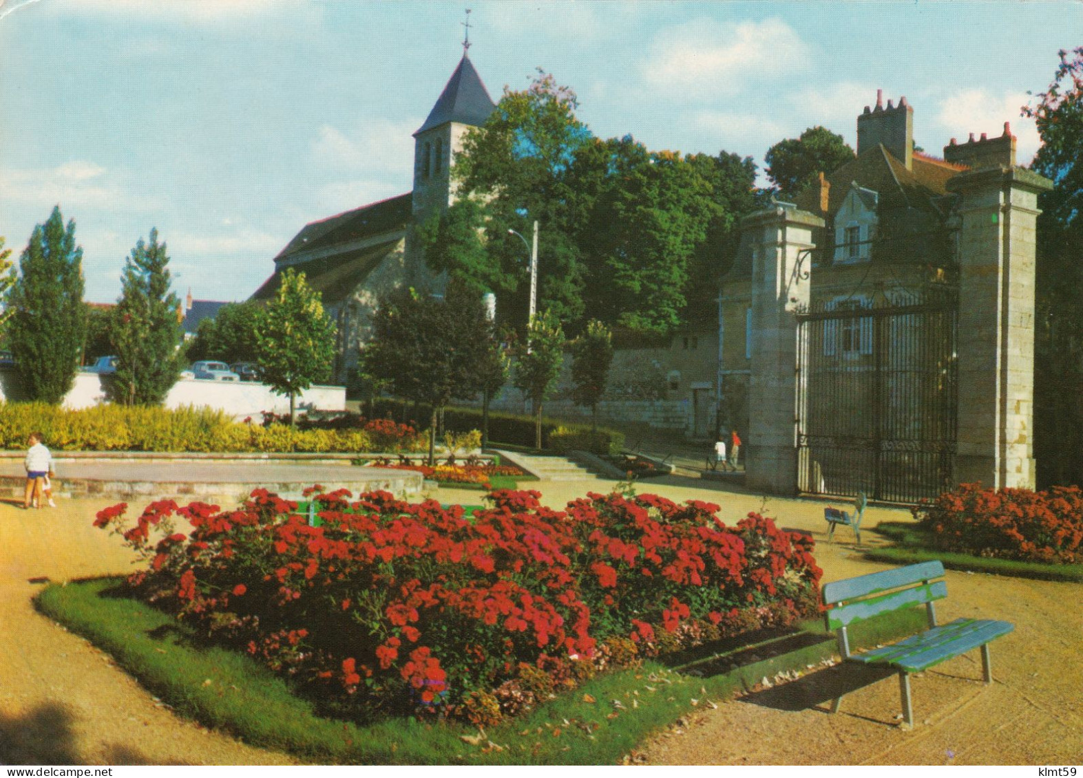 Cosne-sur-Loire - Le Jardin Et L'Eglise St Agnan - Cosne Cours Sur Loire