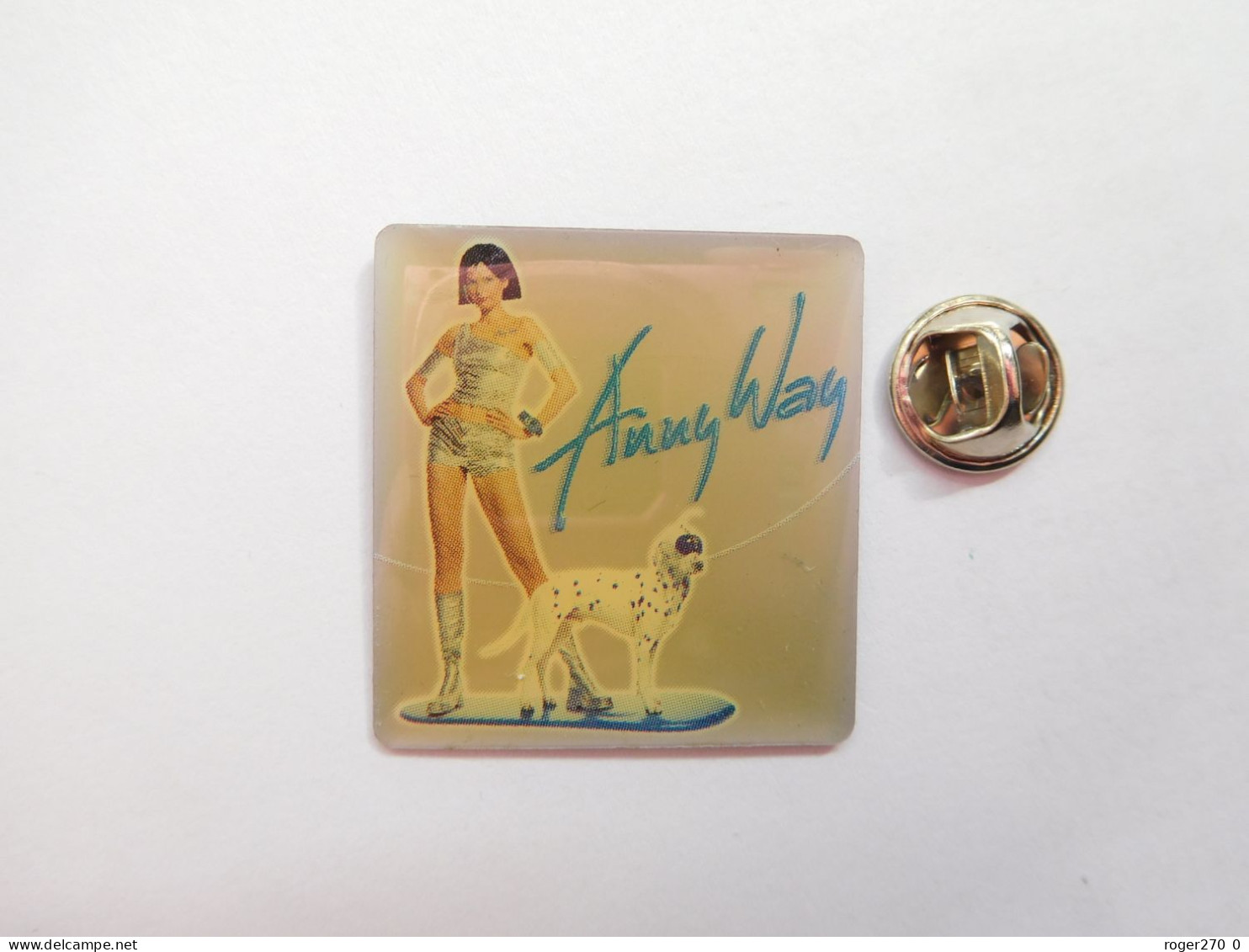 Superbe Pin's , Pin Up , Anny Way , Chien Dalmatien - Pin-Ups