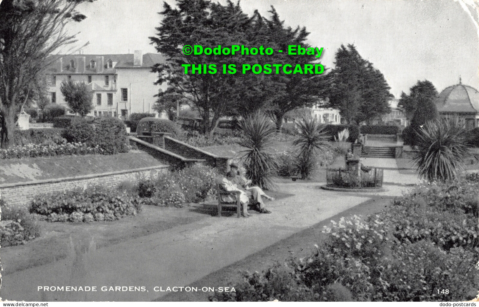 R355904 Clacton On Sea. Promenade Gardens. Postcard. 1965 - World