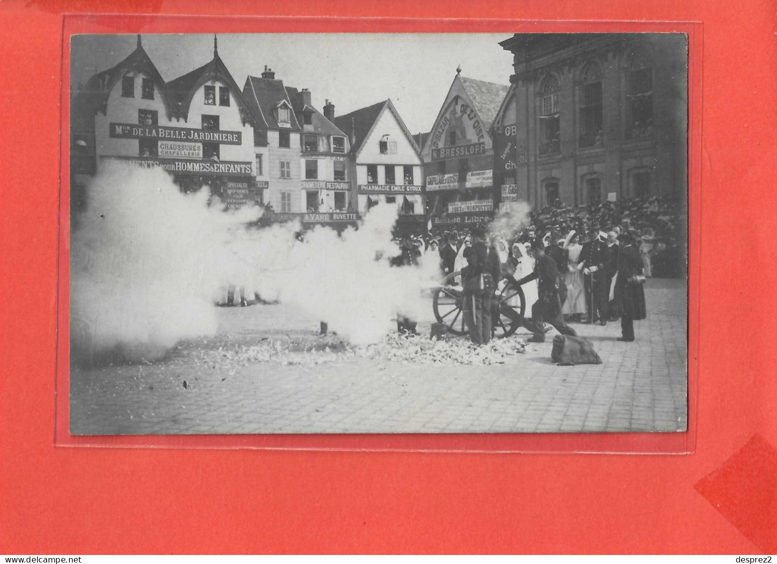 60 BEAUVAIS Carte Photo Animée Fete Cérémonie Ou Procession - Beauvais