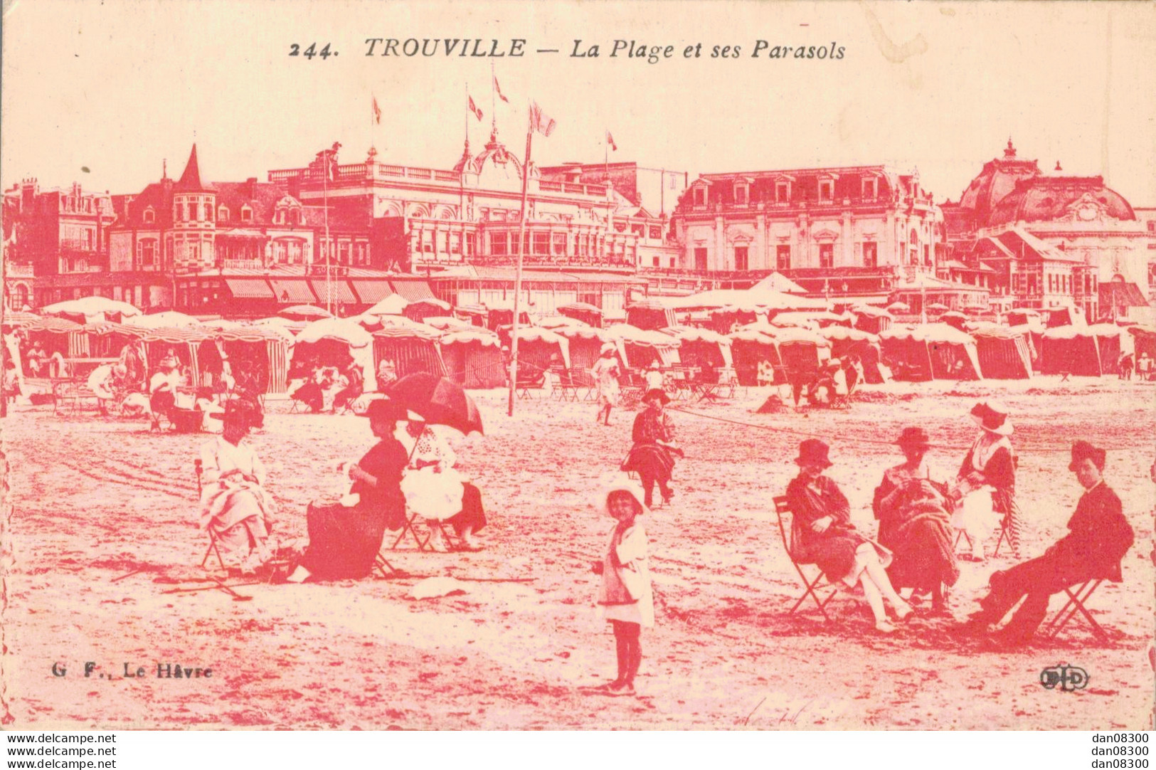 14 TROUVILLE LA PLAGE ET SES PARASOLS - Trouville