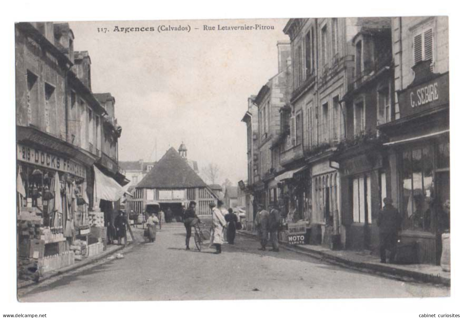 ARGENCES  [14] - Rue Letavernier-Pitrou - Commerces - Alimentation Docks Français - Publicité Moto Naphta - Animée - Otros & Sin Clasificación