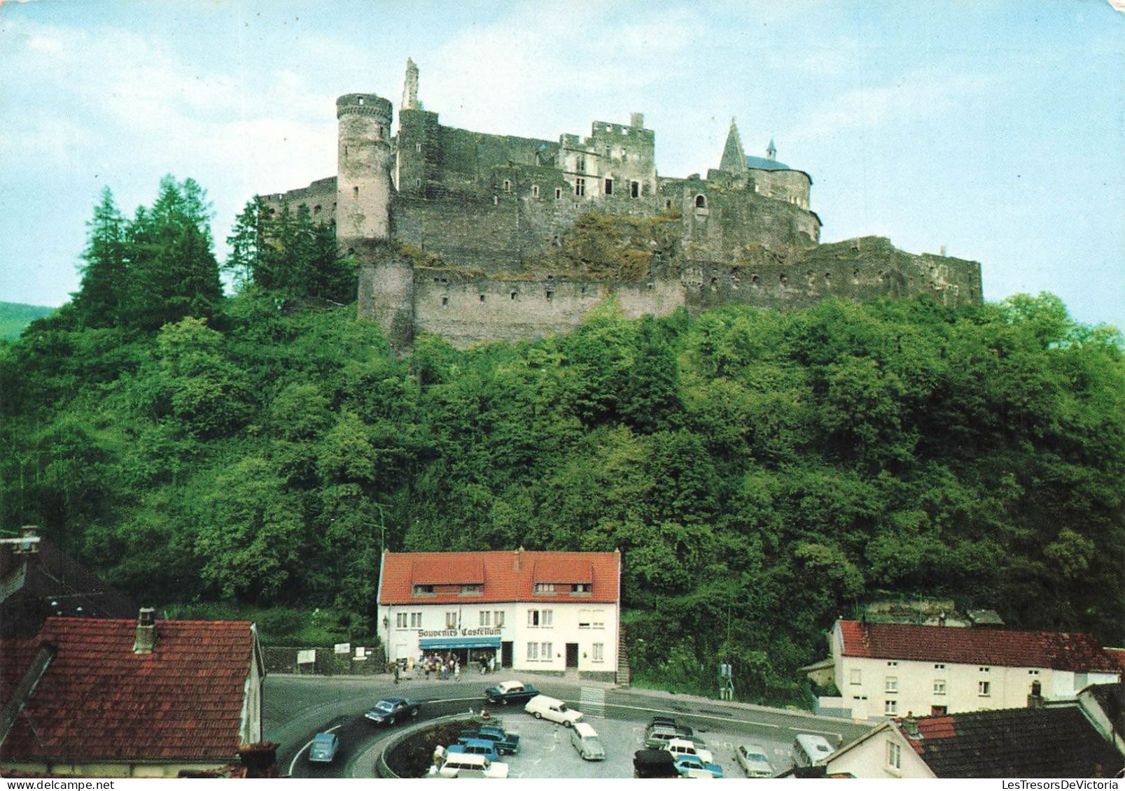 LUXENBOURG - Vianden - Château Féodal (du XI E Au XIII E Siècle) - Place René Engelmann - Animé - Carte Postale - Vianden