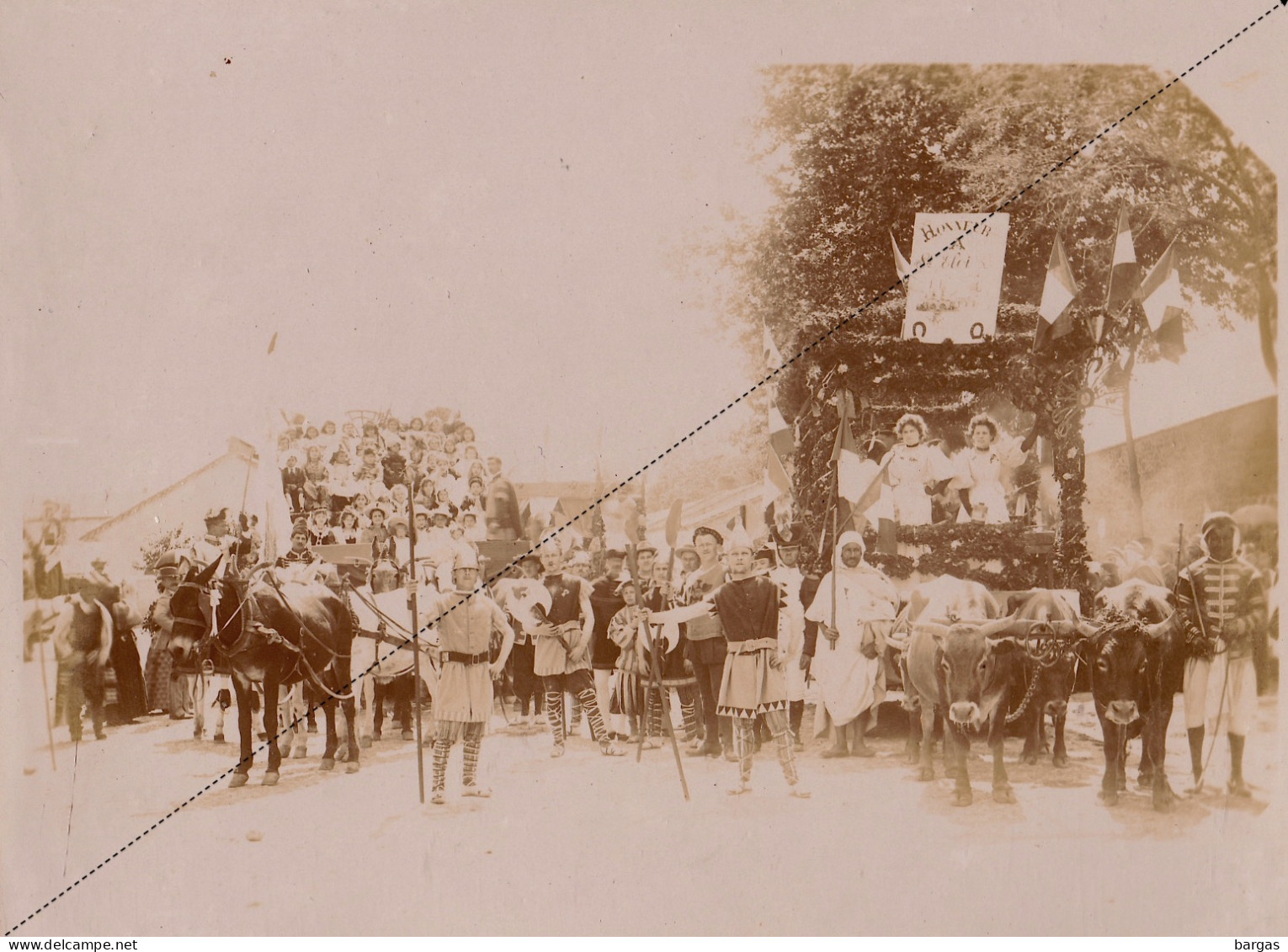 Photo Afrique Algérie Cavalcade Du 2 Mai à Miliana Char Souvenir Mission Géodésique Militaire Boulard Gentil - Old (before 1900)