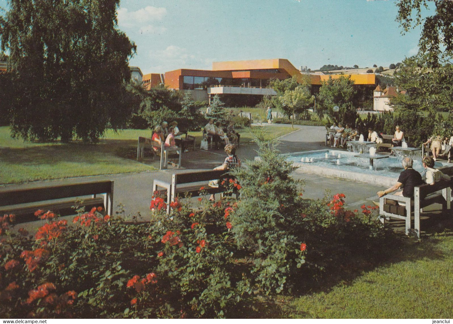 CPM.    "  BAD SODEN . SALMÜNSTER - KURPARKPARTIE MIT BLICK ZUM BEWEGUNGSZENTRUM  "  . CARTE AFFR AU VERSO  .  2 SCANNES - Bad Soden