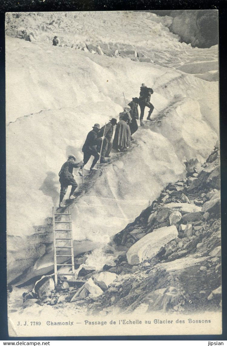 Cpa Du 74 Chamonix -- Passage De L' échelle Au Glacier Des Bossons    STEP201 - Chamonix-Mont-Blanc