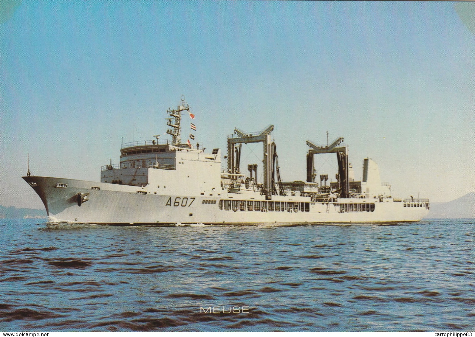 MARINE NATIONALE 12 CPM DE BATEAUX  DE GUERRE AVEC SA POCHETTE