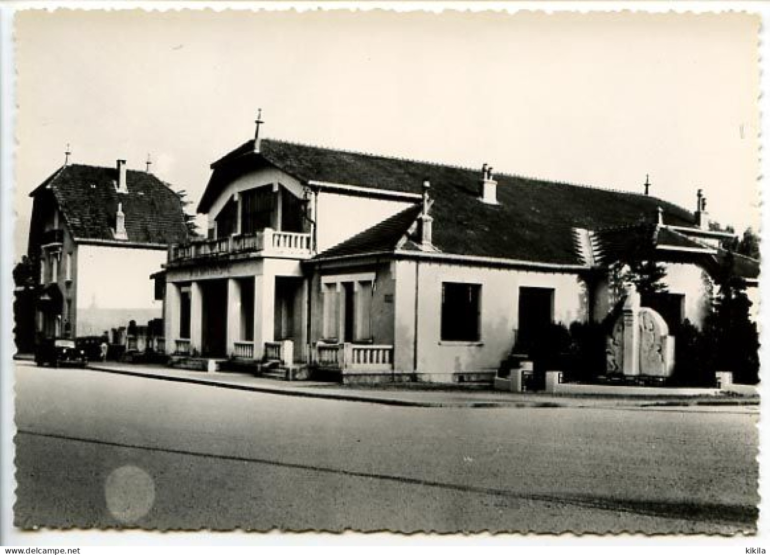 CPSM Dentelée 10.5 X 15 Isère SAINT MARCELLIN Le Gymnase Monument De Dr Carrier - Saint-Marcellin