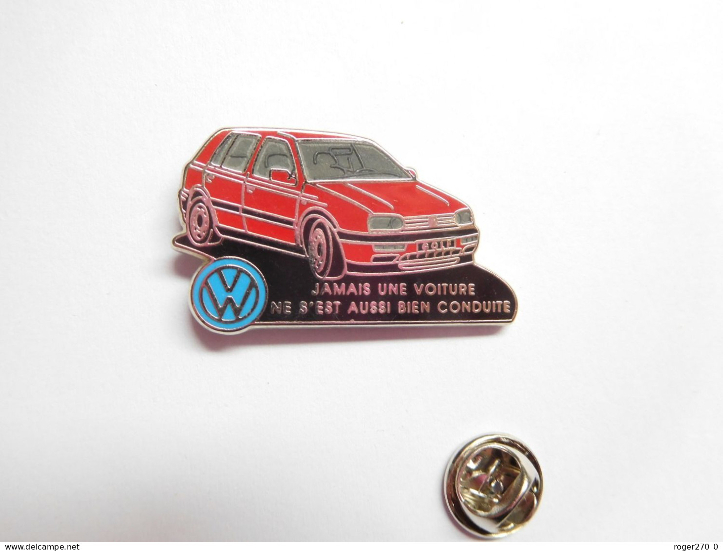 Beau Pin's En Zamac , VW , VAG , Volkswagen Golf , Signé Decat - Volkswagen