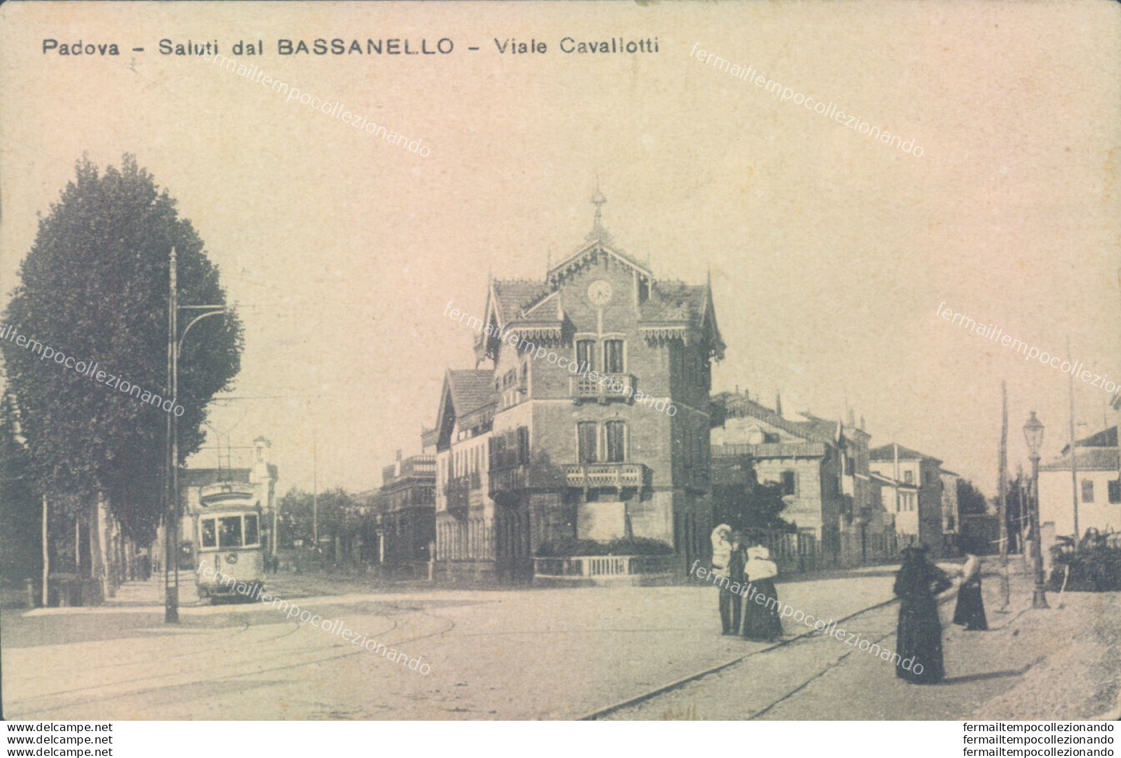 Ae298 Cartolina Padova Citta' Saluti Dal Bassanello Viale Cavallotti Tram - Padova (Padua)