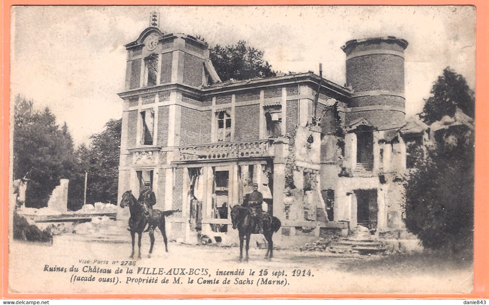 CPA Militaria Vue Rare - MARNE - LA VILLE AUX BOIS - RUINES DU CHATEAU INCENDIÉ EN 1914 - Animation, Cavaliers - Altri & Non Classificati